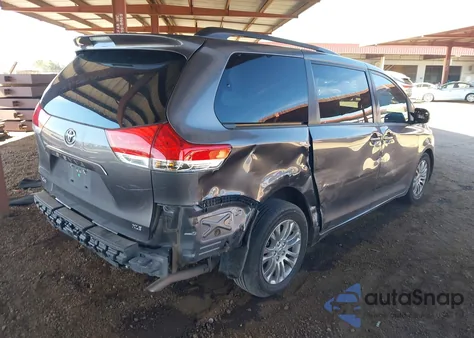 2012 Toyota Sienna Xle V6 8 Passenger z USA, uszkodzony, nr VIN 5TDYK3DC1CS228495